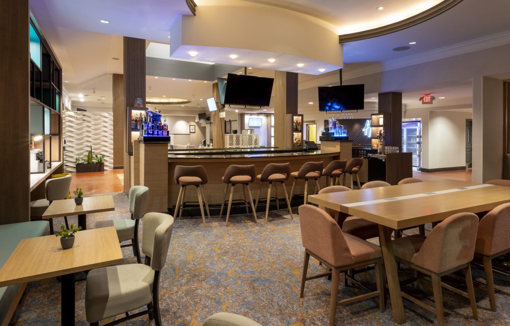 Holiday Inn Lounge & Bar